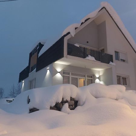 Elegant Inn Gospić エクステリア 写真
